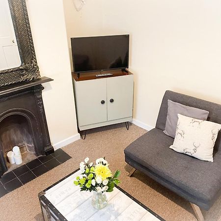 Waverley Lodge - Quaint Victorian Home With Free Parking Йорк Екстериор снимка