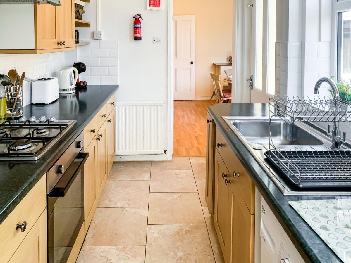 Waverley Lodge - Quaint Victorian Home With Free Parking Йорк Екстериор снимка