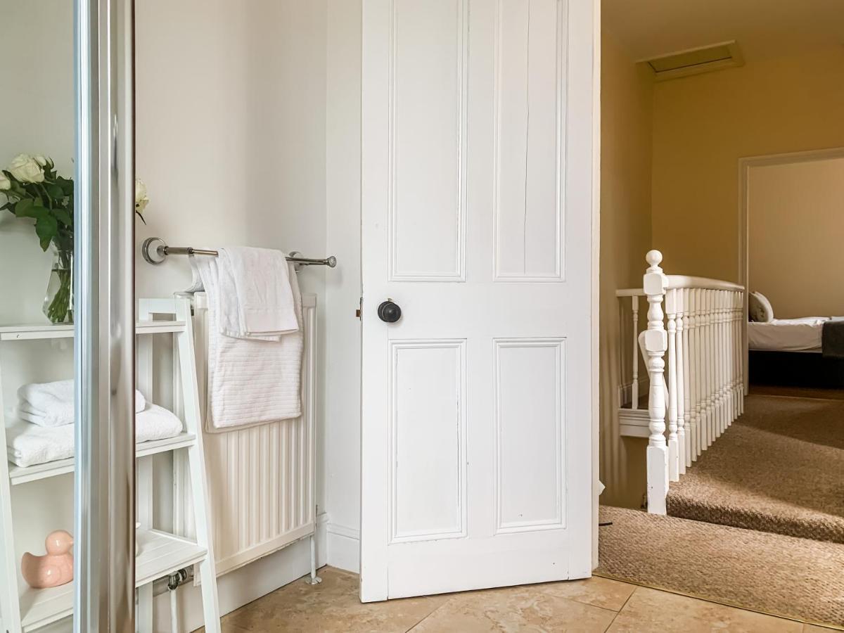 Waverley Lodge - Quaint Victorian Home With Free Parking Йорк Екстериор снимка