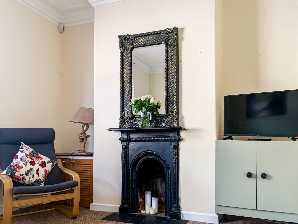Waverley Lodge - Quaint Victorian Home With Free Parking Йорк Екстериор снимка