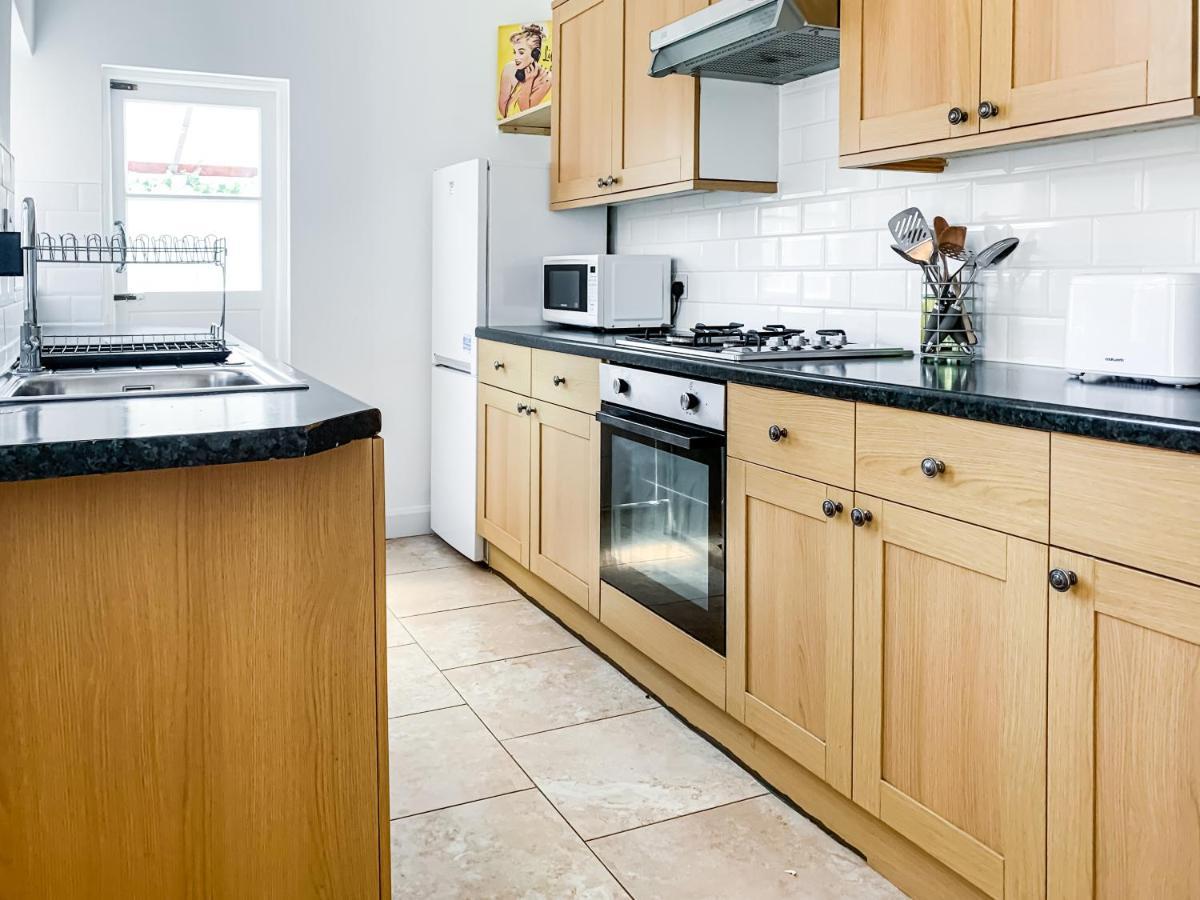 Waverley Lodge - Quaint Victorian Home With Free Parking Йорк Екстериор снимка