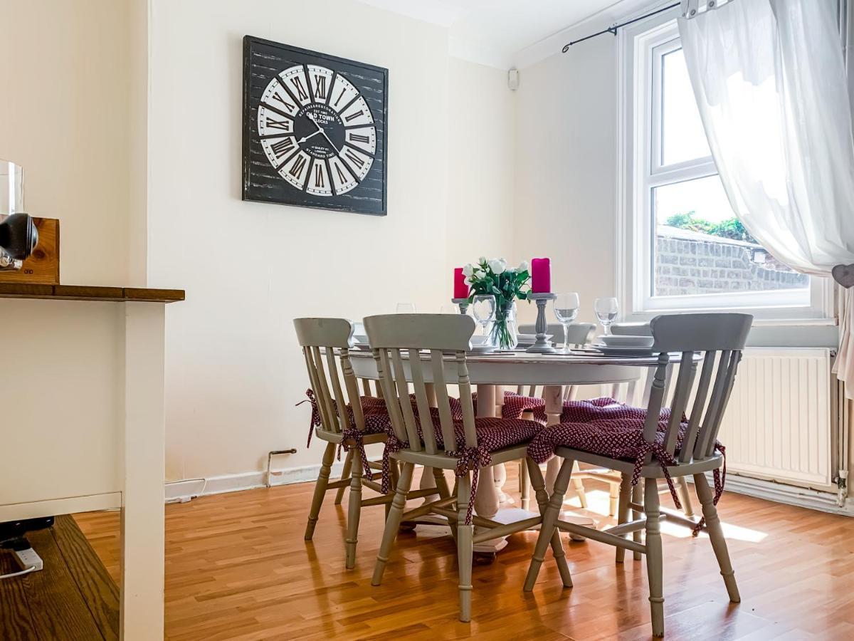 Waverley Lodge - Quaint Victorian Home With Free Parking Йорк Екстериор снимка